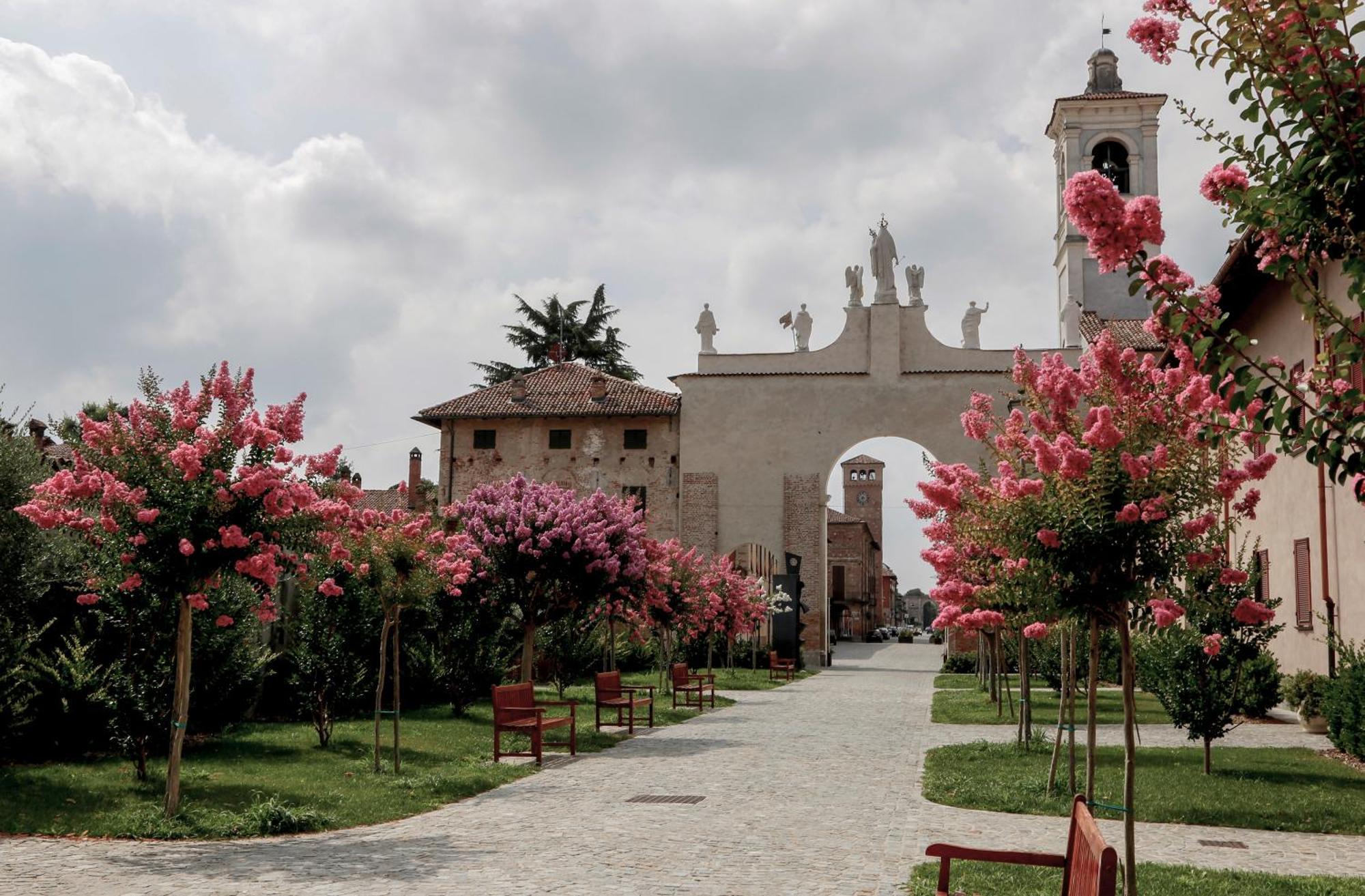 Via Roma Guest House Cherasco Esterno foto