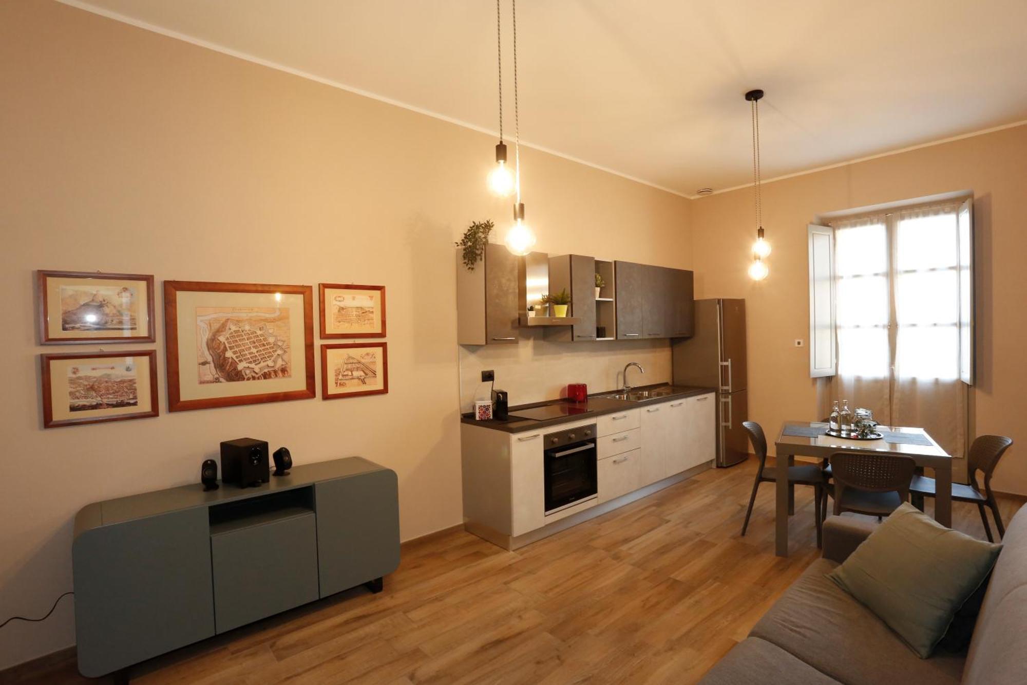 Via Roma Guest House Cherasco Esterno foto