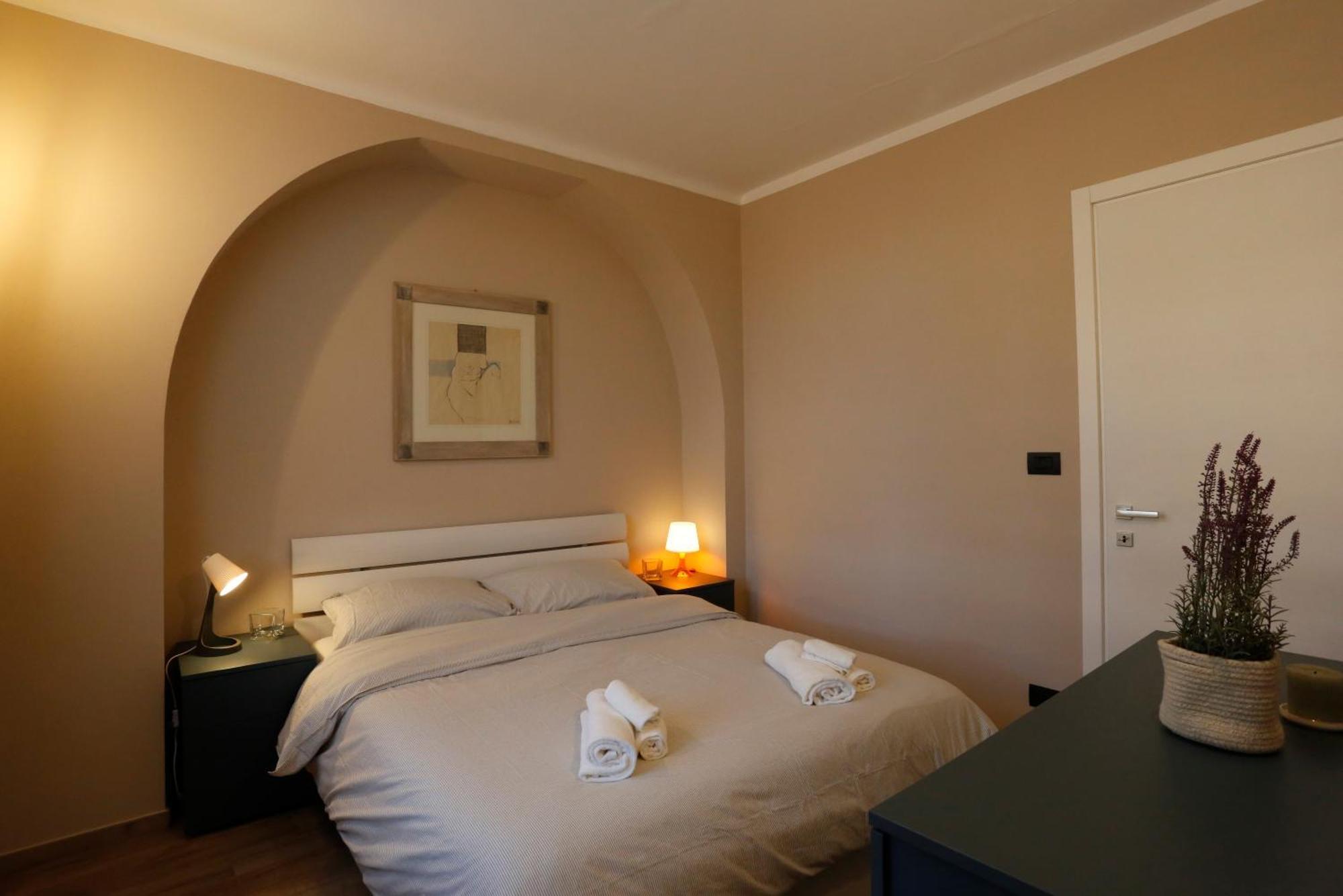 Via Roma Guest House Cherasco Esterno foto